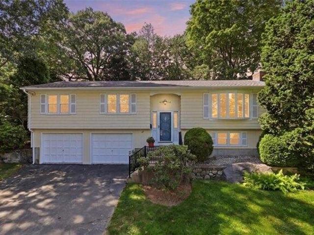 3 bedroom, Warwick RI 02886 105426336