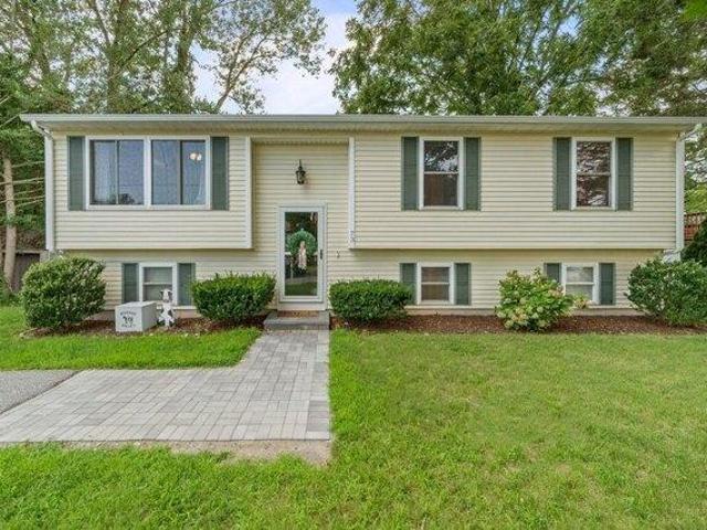3 bedroom, Warwick RI 02888 105497286