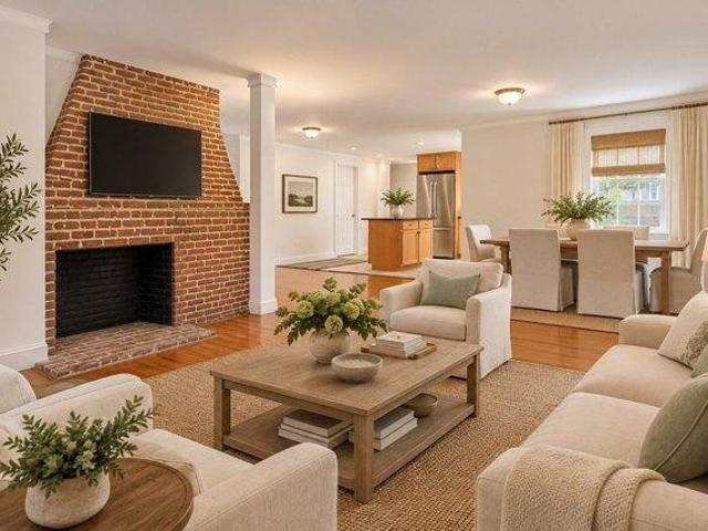 3 bedroom, Warwick RI 02888 105696802