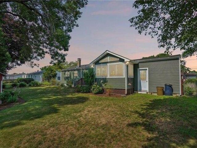 3 bedroom, Warwick RI 02889 105293852