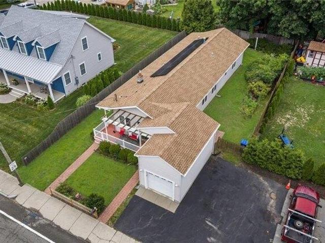3 bedroom, Warwick RI 02818 105537227