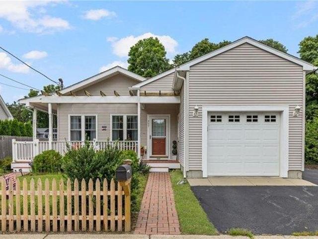 3 bedroom, Warwick RI 02818 105351457