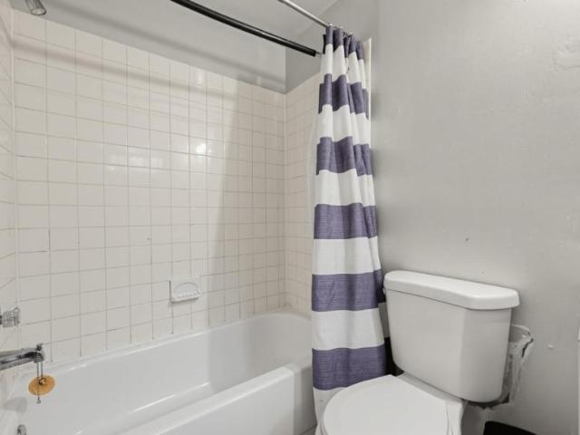3 bedroom, Washington DC 20032 106221230