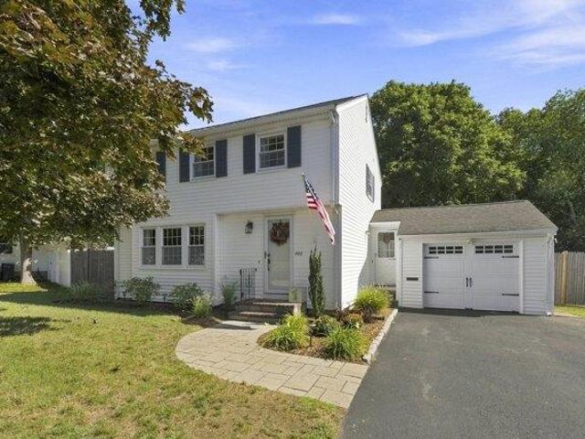3 bedroom, Weymouth MA 02190 105425690