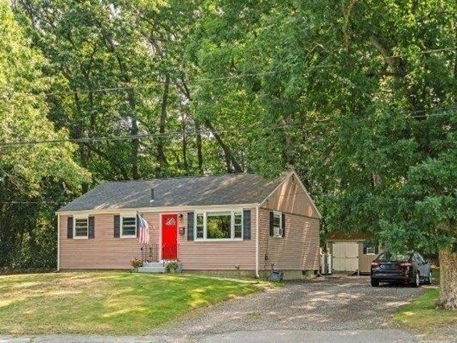 3 bedroom, Weymouth MA 02190 105476550