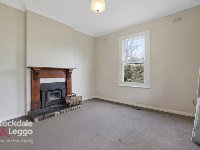 3 Bedroom Weatherboard on Half an Acre