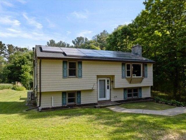 3 bedroom, Webster MA 01570 104716900