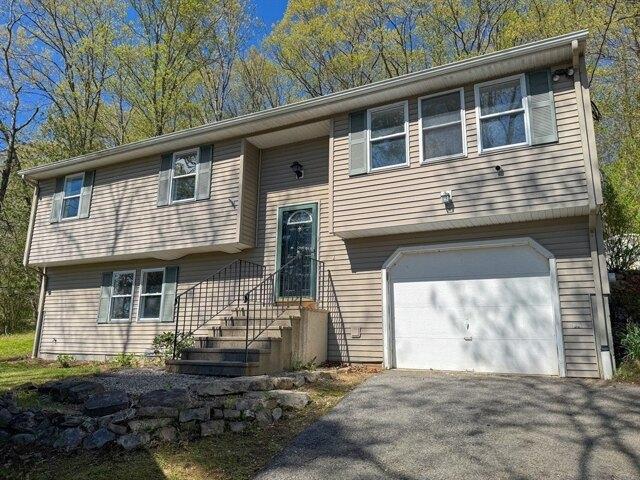 3 bedroom, Webster MA 01570 104788891