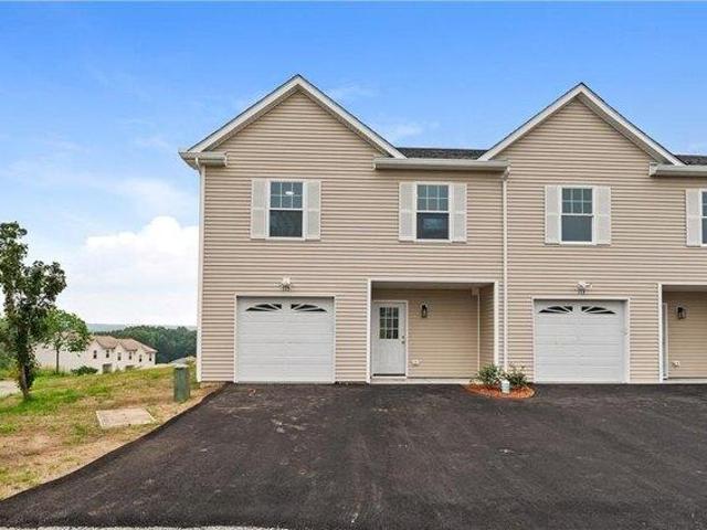 3 bedroom, West Warwick RI 02893 104903380