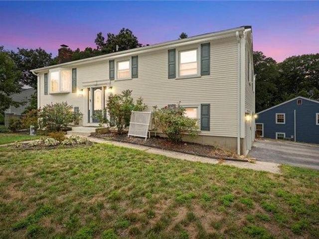 3 bedroom, West Warwick RI 02893 105709725