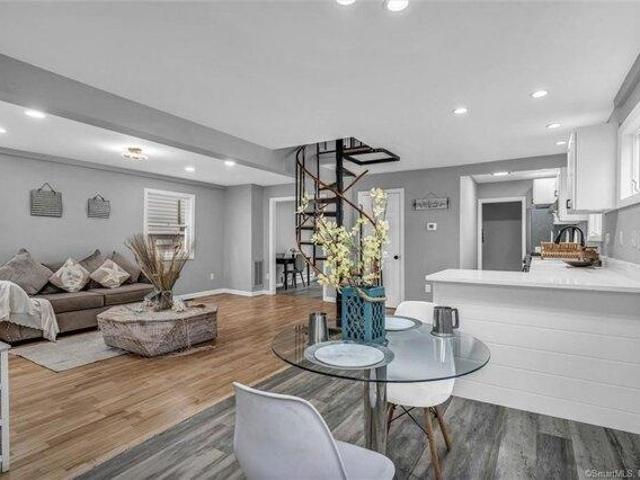 3 bedroom, West Haven CT 06516 105424298