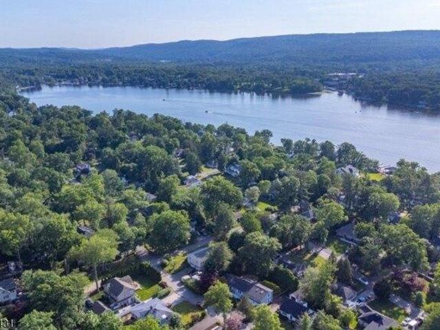 3 bedroom, West Milford NJ 07421 105275459