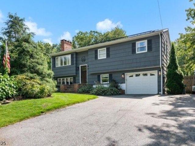 3 bedroom, West Milford NJ 07480 105207574