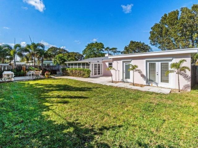 3 bedroom, West Palm Beach FL 33405 106255118