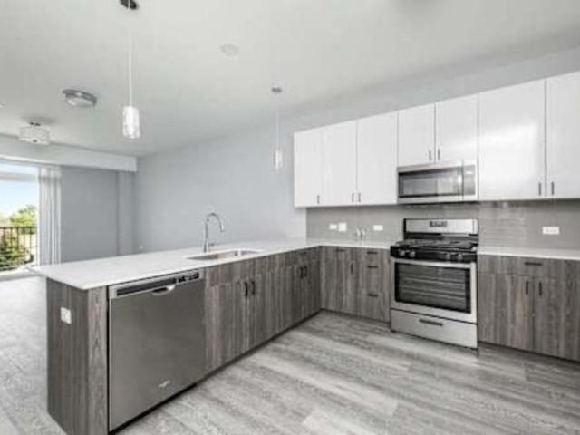 3 bedroom, Westmont IL 60559 105668004