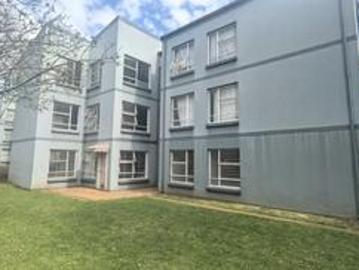 3 bedroom westdene apartment with op.