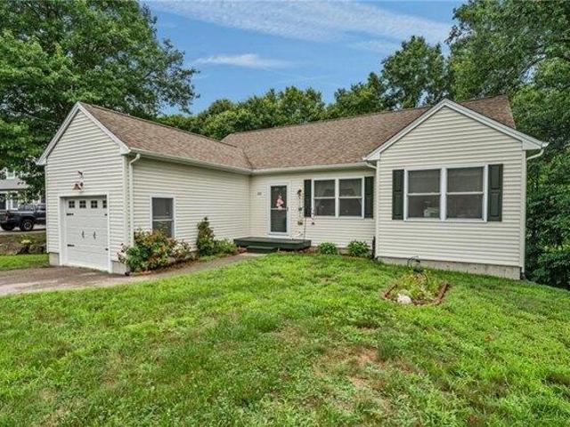 3 bedroom, Westerly RI 02891 105492889