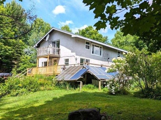 3 bedroom, Westfield VT 05874 105958408