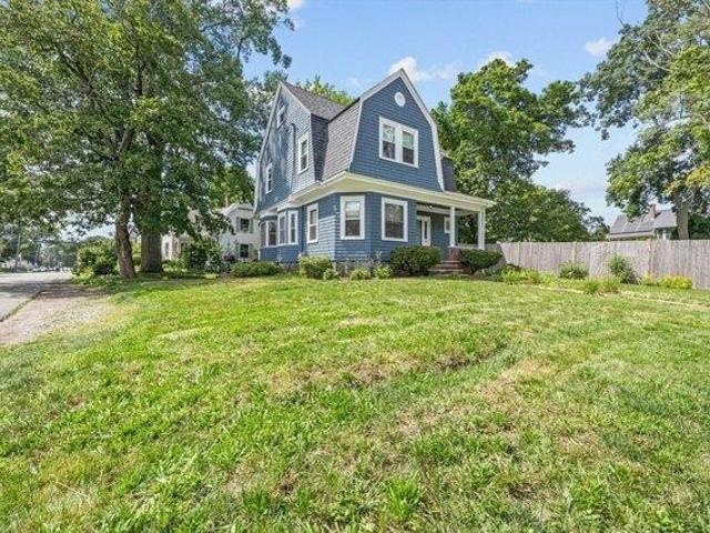 3 bedroom, Whitman MA 02382 105558211