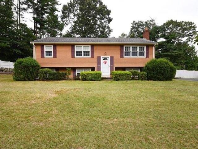 3 bedroom, Whitman MA 02382 105694281