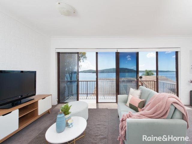 3 Bedroom with Spectacular Water Views!