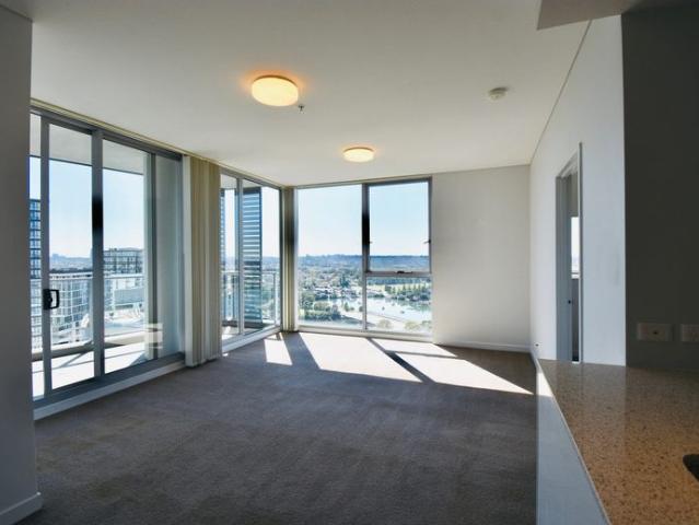 3 Bedroom with Stunning Water view in Summit