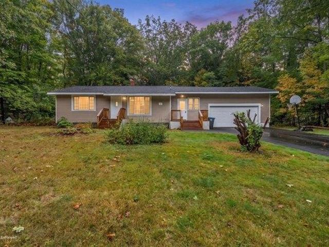 3 bedroom, Windham ME 04062 105795996