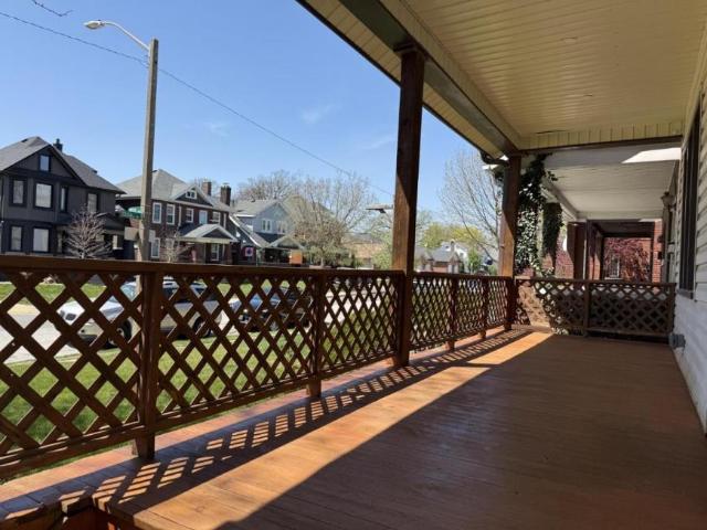 3 bedroom, Windsor ON N8X 1R5 105988655