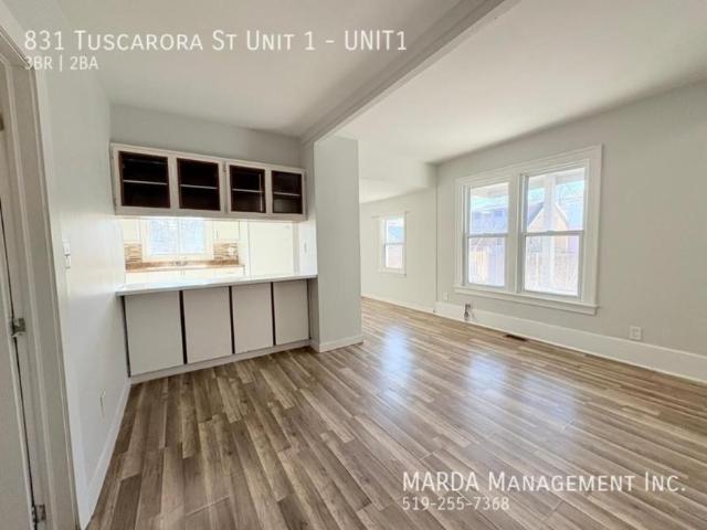 3 bedroom, Windsor ON N9A 3M9 105020896