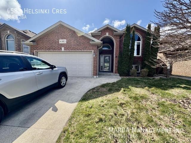 3 bedroom, Windsor ON N9G 0A6 LS103894256