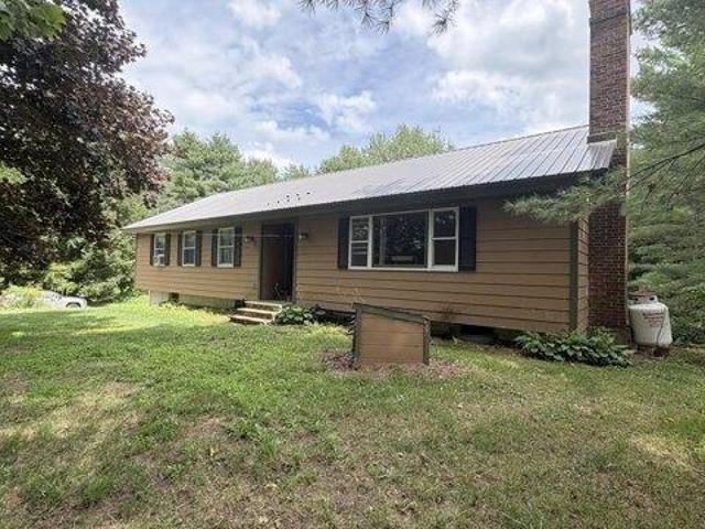 3 bedroom, Winthrop ME 04364 105577248