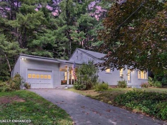 3 bedroom, Winthrop ME 04364 105691973
