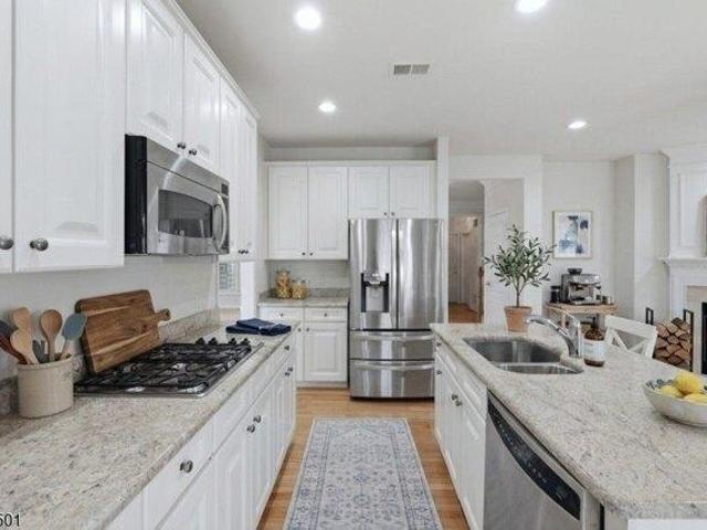 3 bedroom, Totowa NJ 07512 105255505