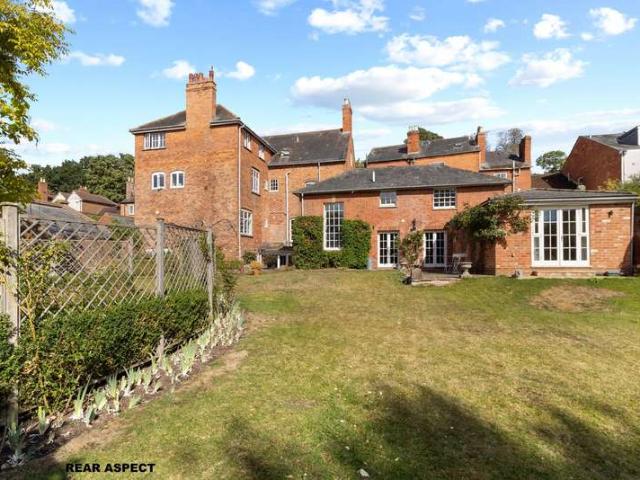 3 Bedroom Town House