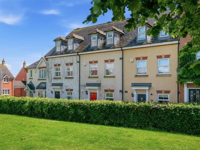 3 Bedroom Town House