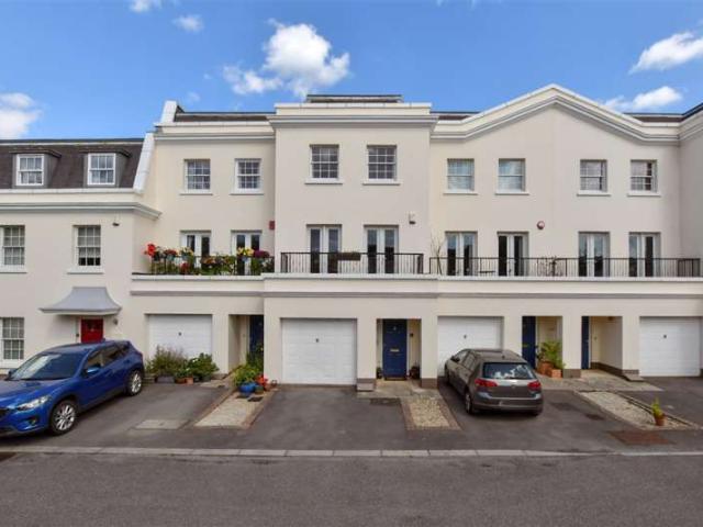 3 Bedroom Town House