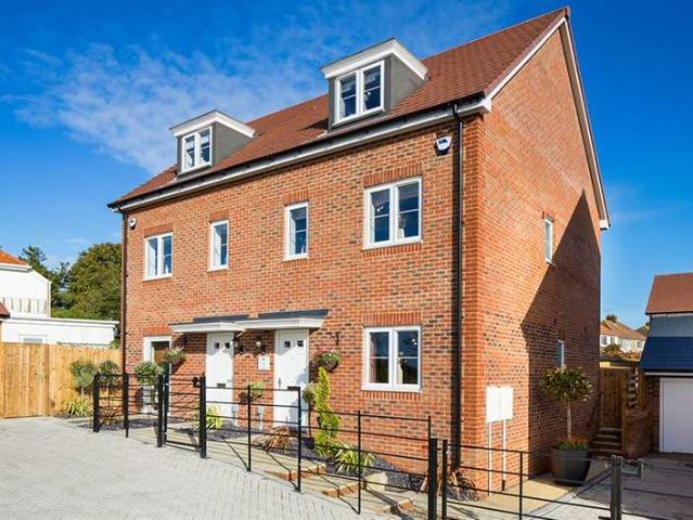3 Bedroom Town House