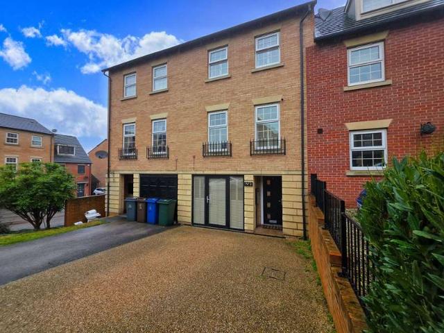3 Bedroom Town House