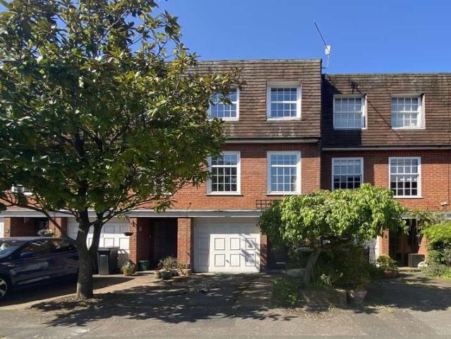 3 Bedroom Town House