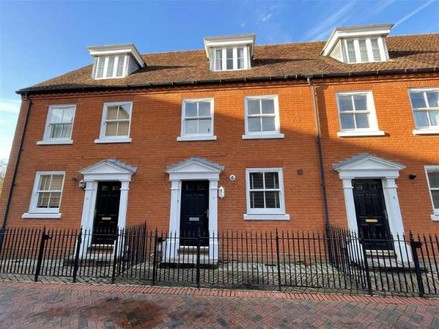 3 Bedroom Town House
