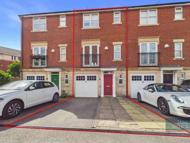3 Bedroom Town House