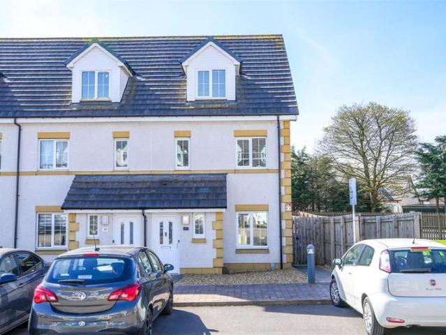 3 Bedroom Town House