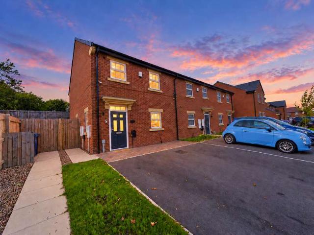 3 Bedroom Town House