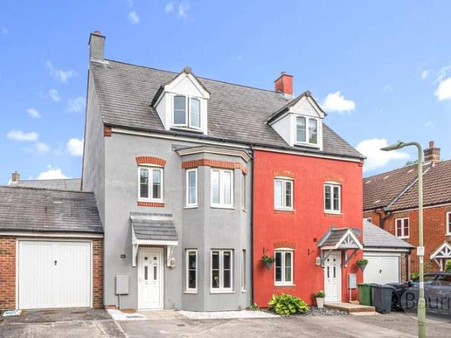 3 Bedroom Town House