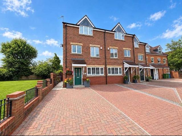 3 Bedroom Town House