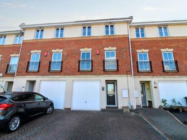 3 Bedroom Town House