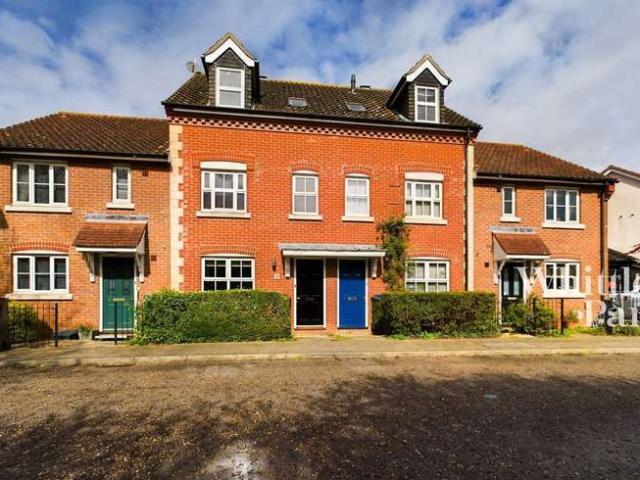 3 Bedroom Town House