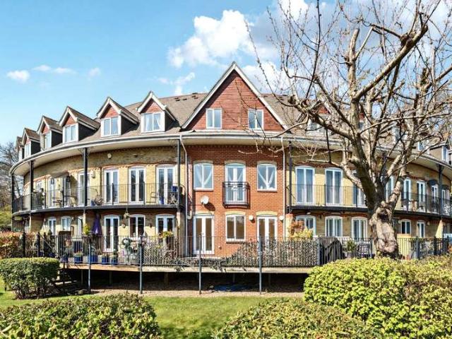 3 Bedroom Town House