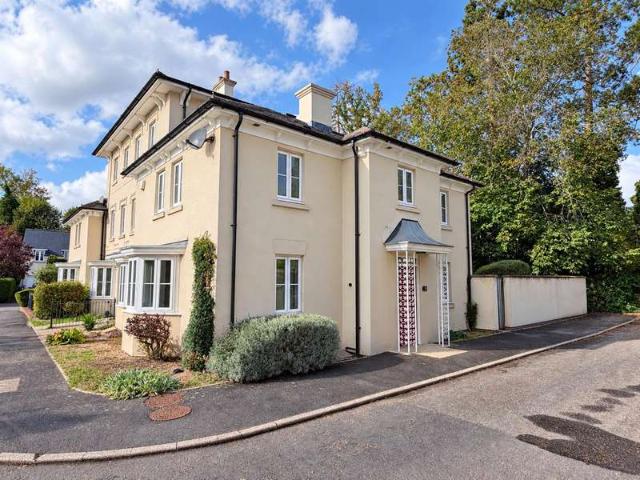 3 Bedroom Town House