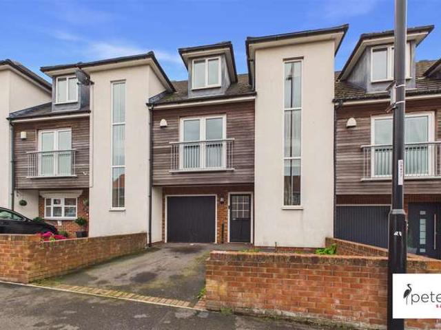 3 Bedroom Town House